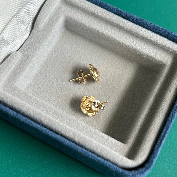 14kt Gold Rose Earrings - Picture 4 of 4